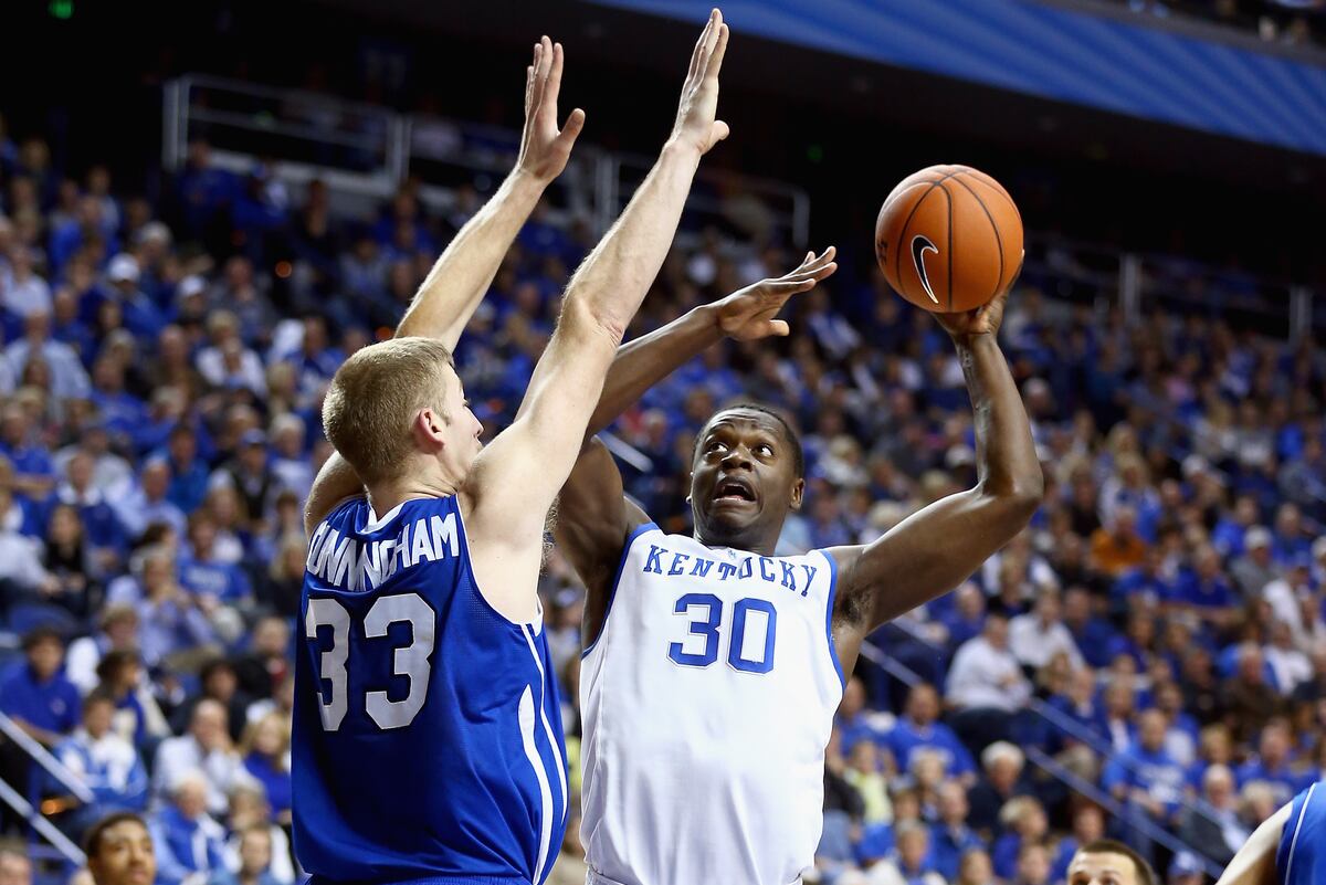 Julius Randle Shows Superstar Potential in Kentucky ...