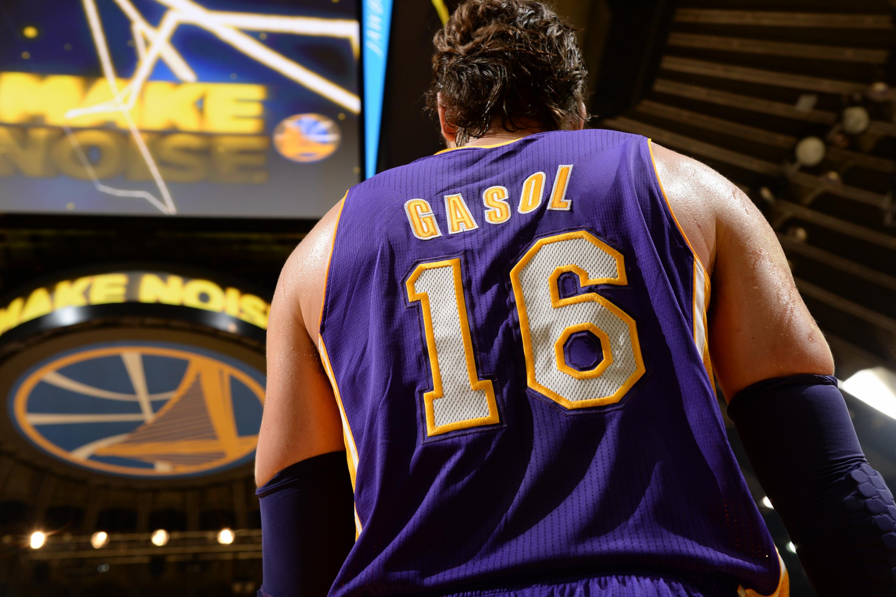 The Sports Report: Lakers power past Memphis on Pau Gasol jersey