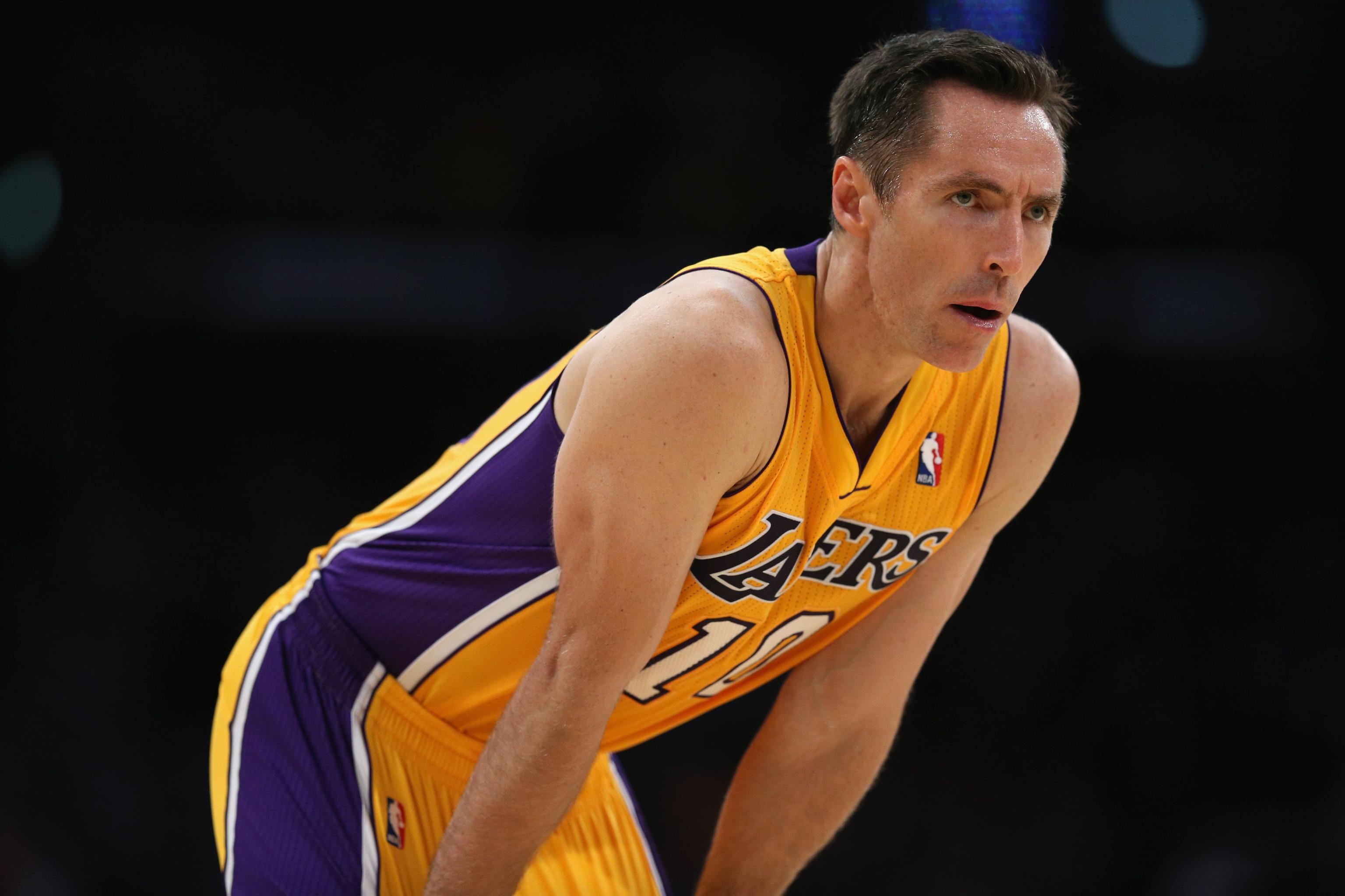Lakers land Steve Nash for draft picks