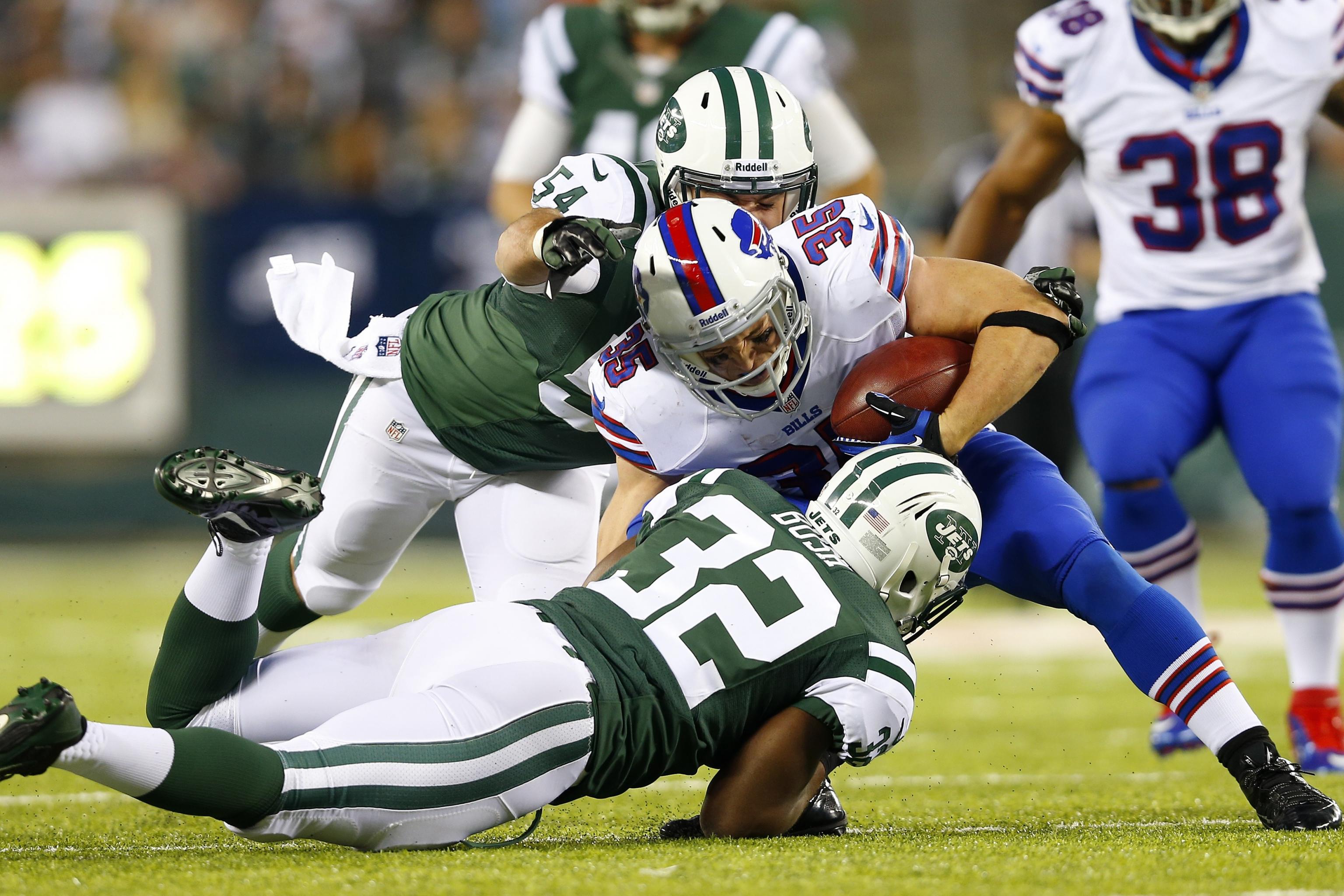 Buffalo Bills Jim Leonhard wants to play one more year