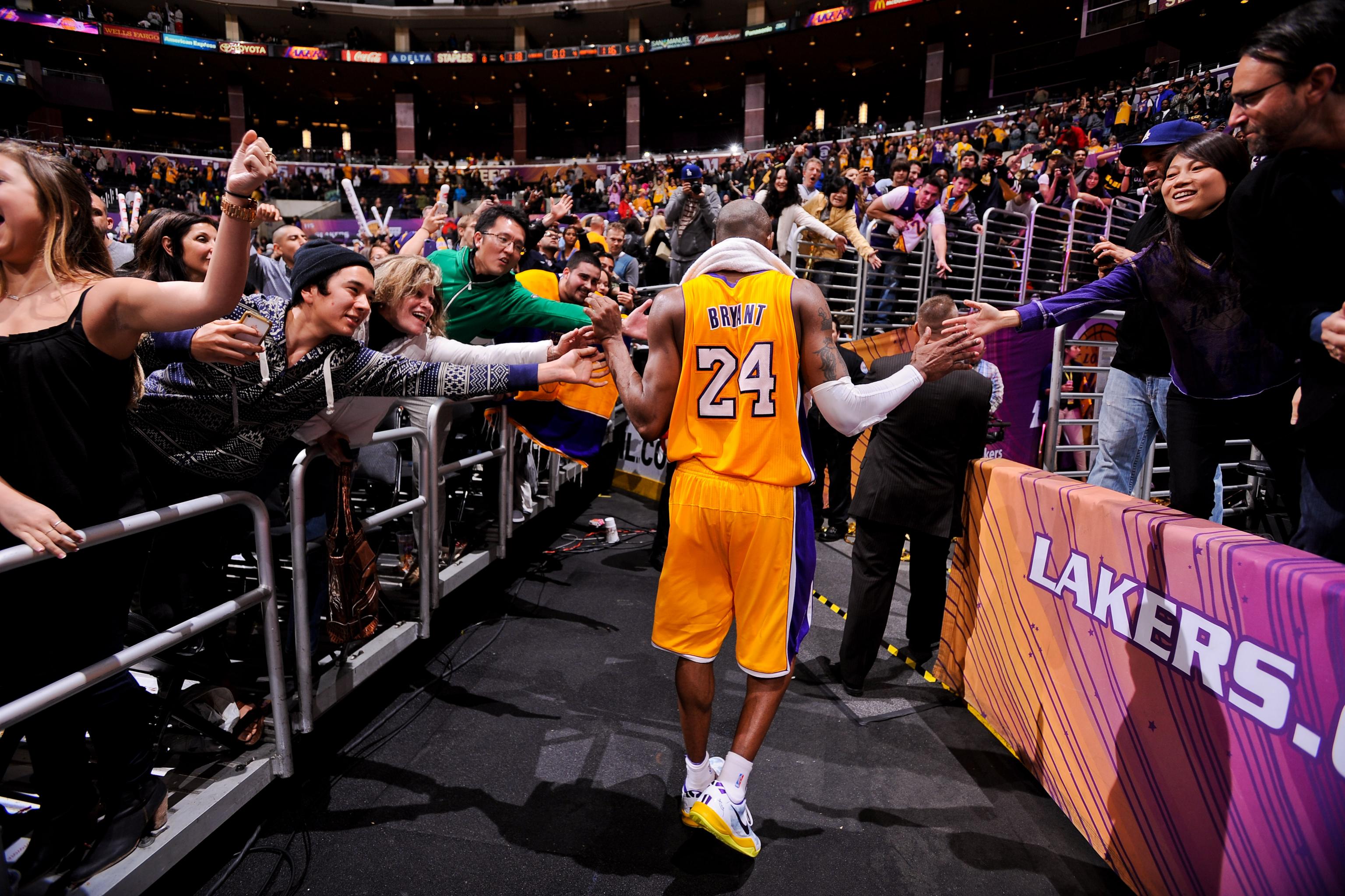 Kobe Bryant's Preference Is to Have No. 24 Jersey Retired Instead of No. 8, News, Scores, Highlights, Stats, and Rumors