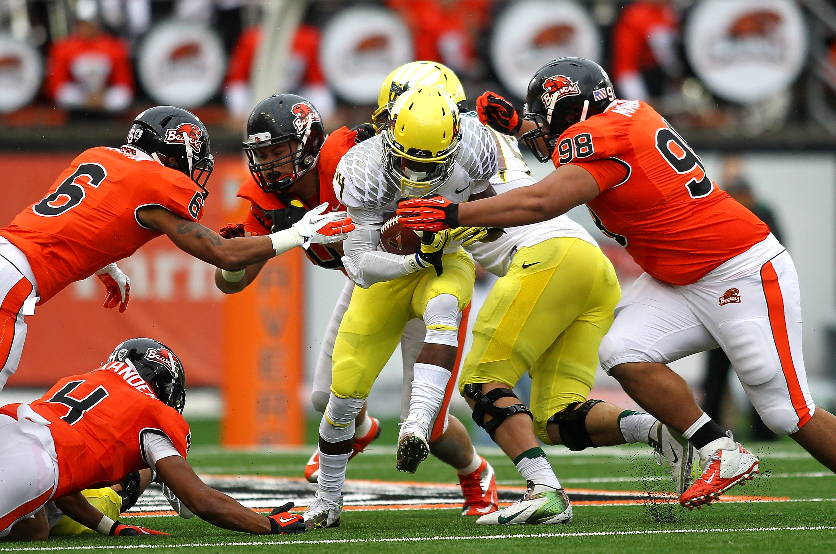 Oregon And Oregon State Both Limping Into The Civil War Bleacher