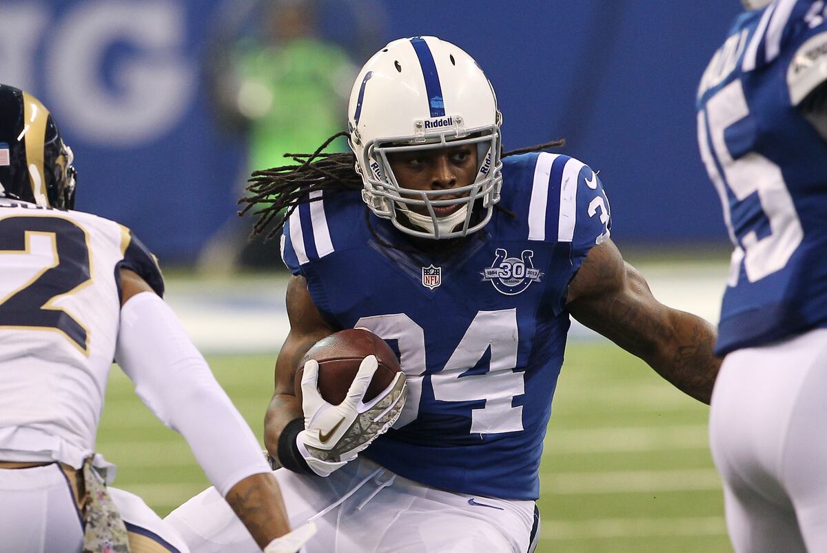 Highlighting the Biggest Fantasy Football Busts of the 2013 Season