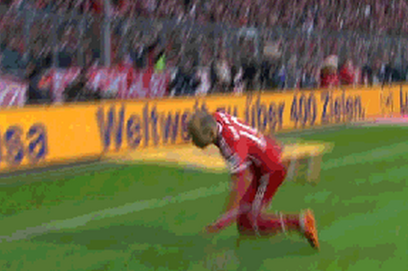 Gif Arjen Robbens Sliding Celebration Fail During Bayern