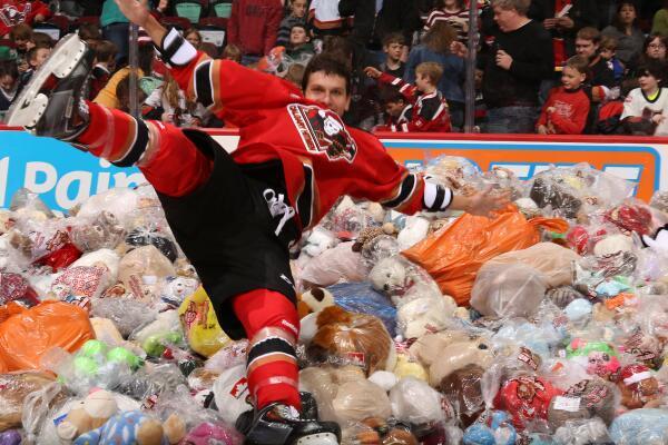 teddy bear toss hitmen 2018