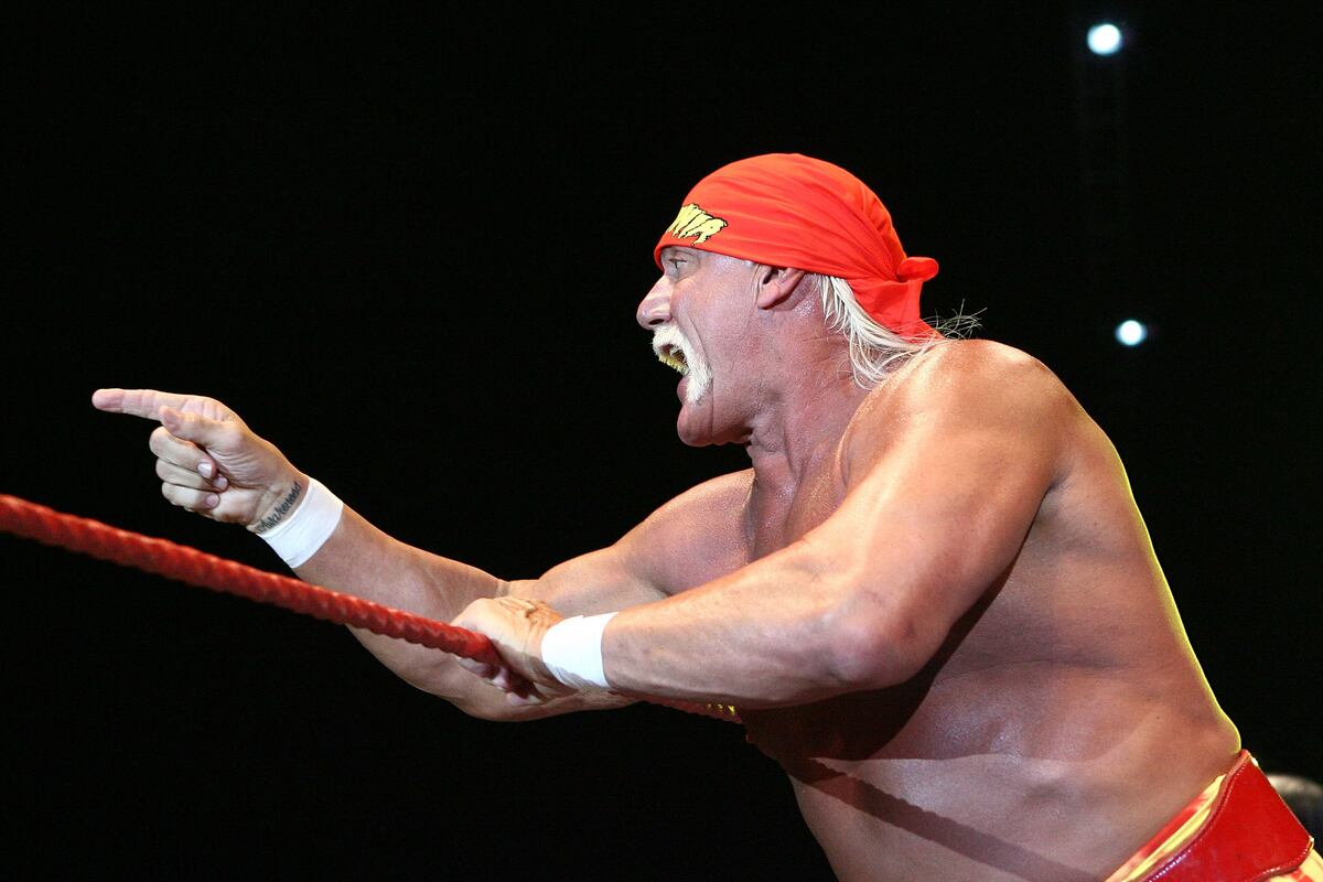WWE Rumors Examining Latest Buzz Around Hulk Hogan Sin Cara And More 