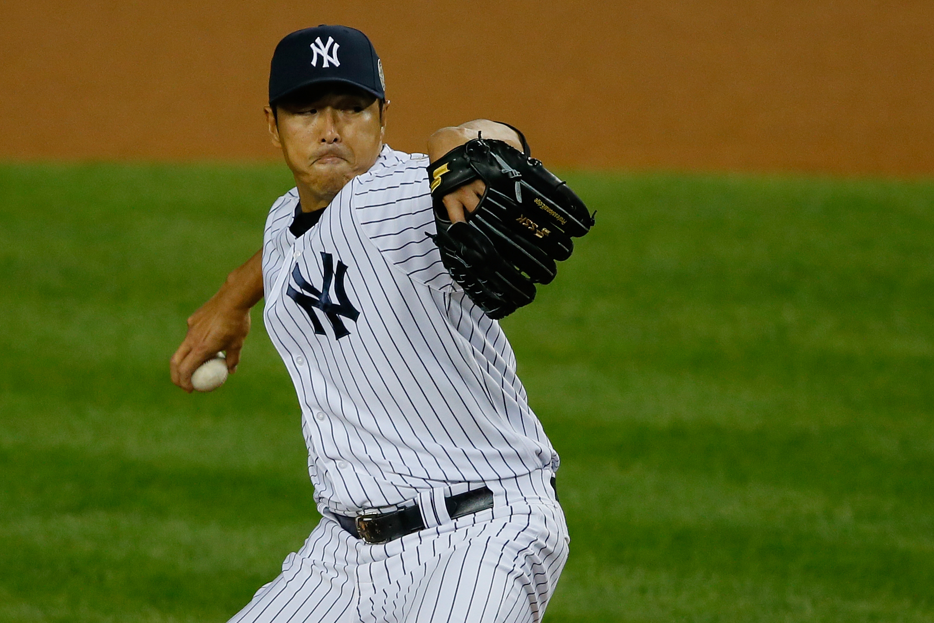 Hiroki Kuroda Jersey - NY Yankees 2014 Opening Day Game Used #18 Pinstripe  Jersey (4/07/2014)