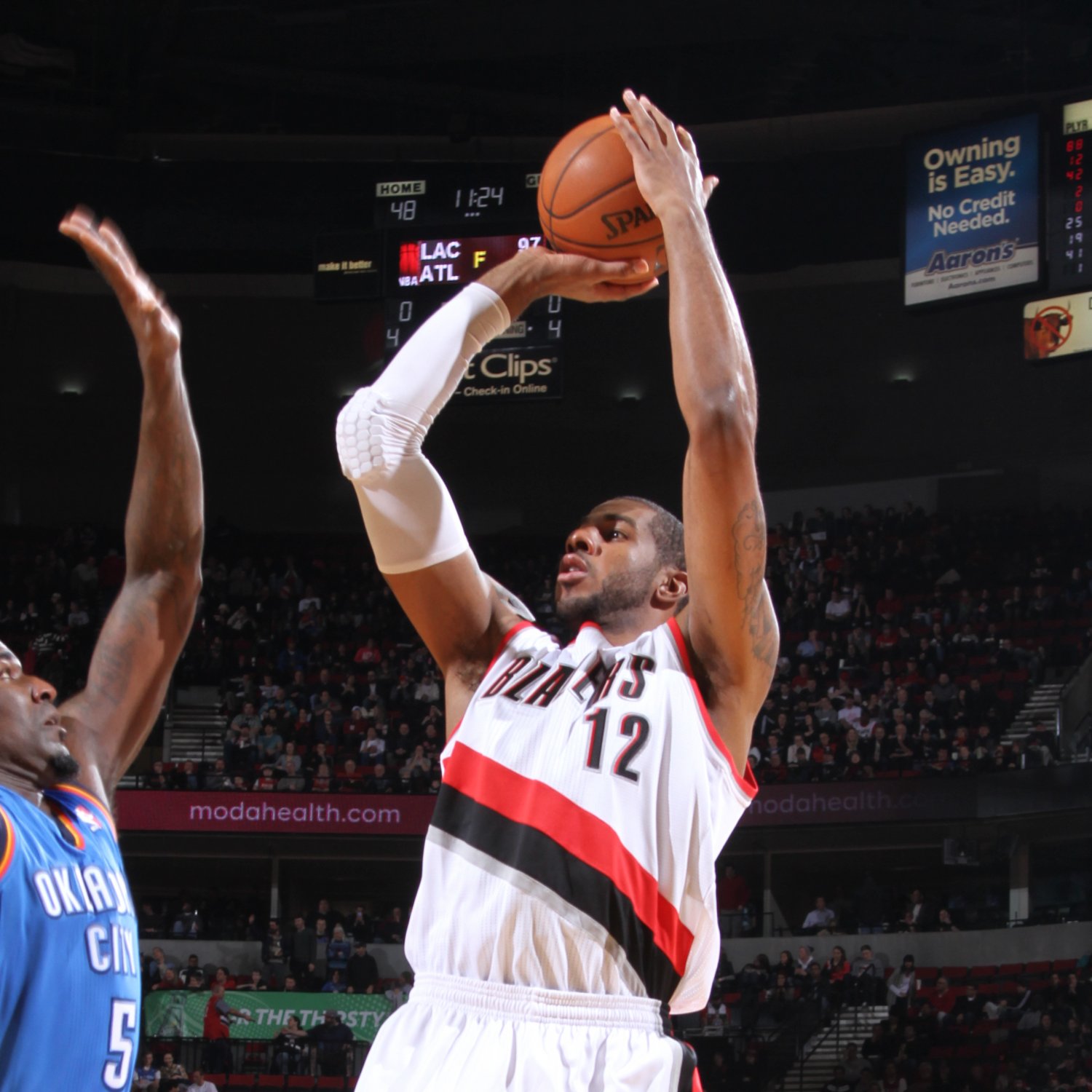 hi-res-453679551-lamarcus-aldridge-of-the-portland-trailblazers-puts-up_crop_exact.jpg