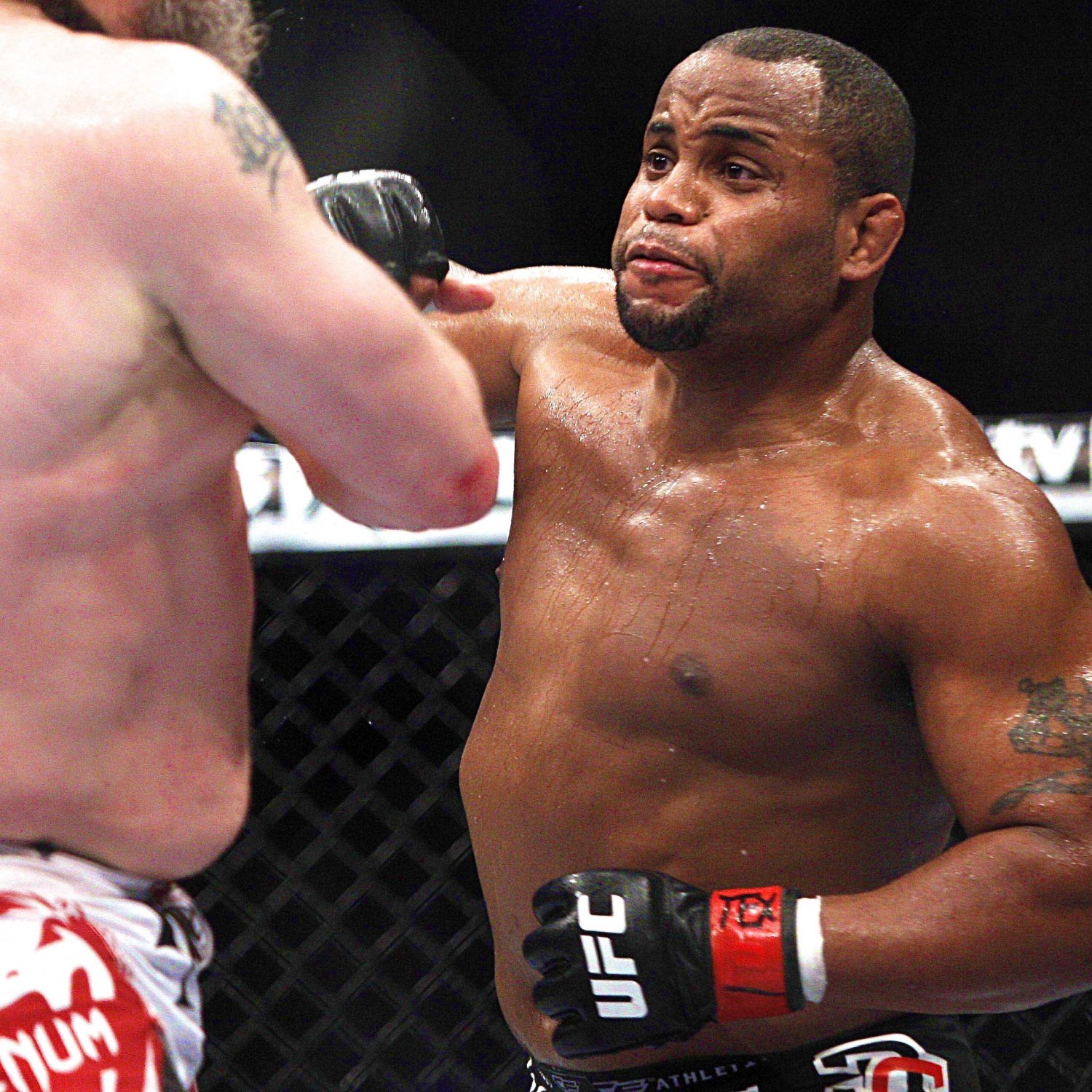 Rashad Evans vs. Daniel Cormier Officially Booked as Main Event for UFC ...