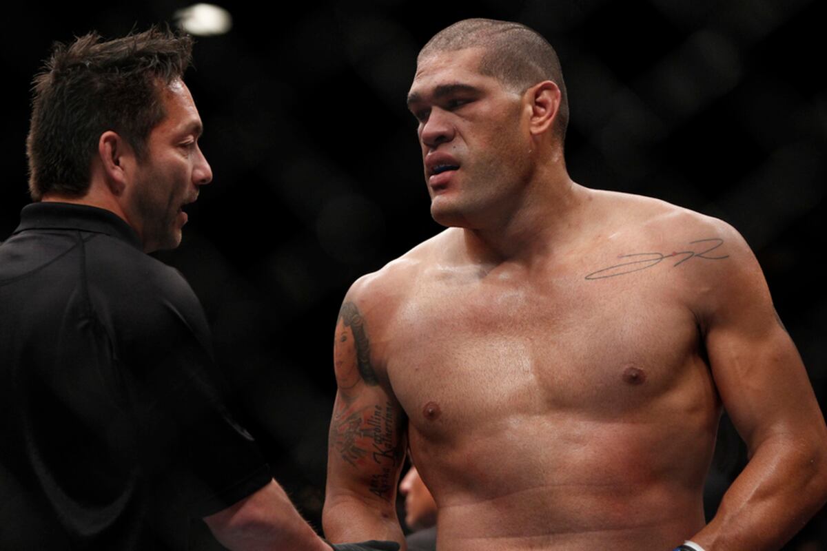 UFC Fight Night 33 Twitter Reacts to Mark Hunt vs. Bigfoot Silva