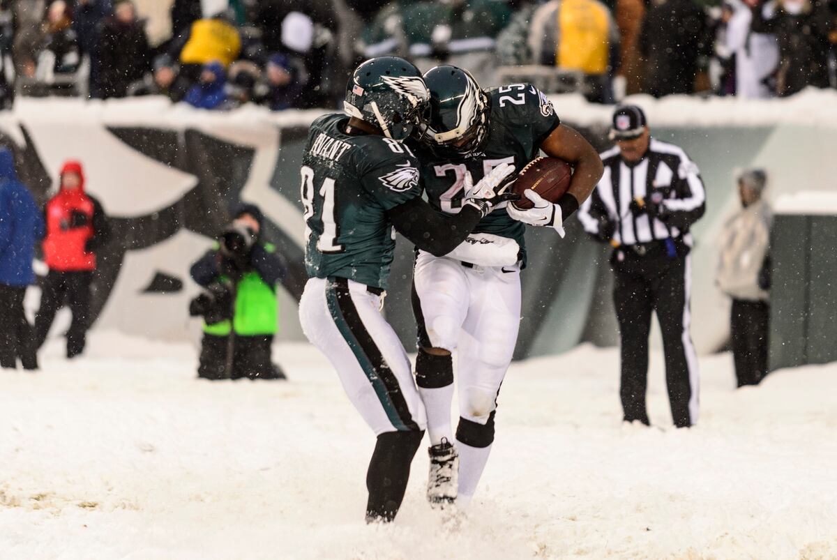LeSean McCoy's Career Season Has Been a Team Effort | News, Scores