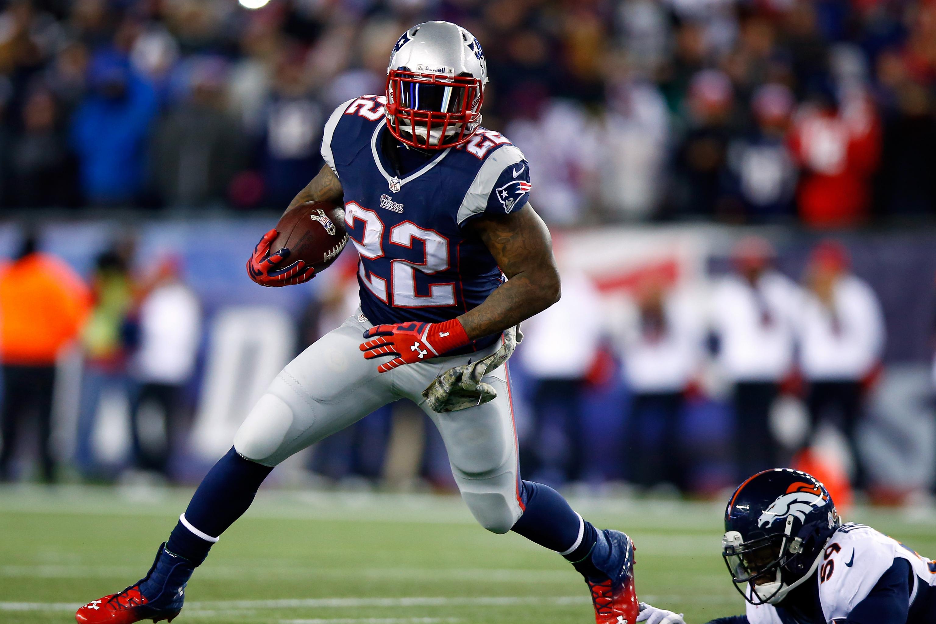 Nov 24, 2013; Foxborough, MA, USA; New England Patriots running back Stevan Ridley (22) rushes in the first quarter at Gillette Stadium. Mandatory Credit: David Butler II-USA TODAY Sports (NFL - Kevin Hart)