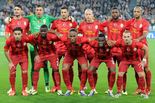 hi-res-182933341-galatasaray-as-players-line-up-for-a-team-photo-before_crop_north.jpg