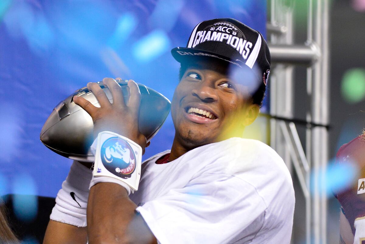 Predicting MVPs for Every College Football Bowl Game News, Scores