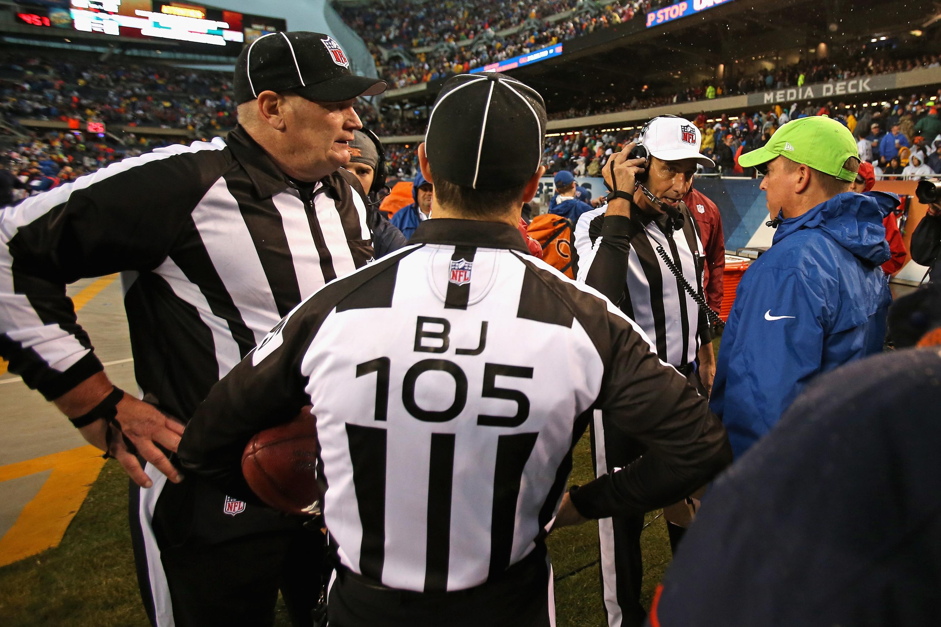 Detroit Lions vs Dallas Cowboys: Refs throw flag for pass interference,  then retract call without explanation - Sports Illustrated