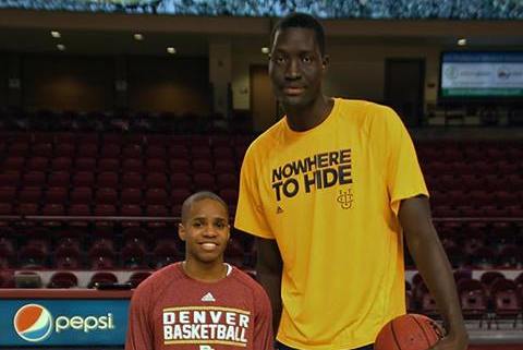 Tallest And Shortest Div I Players Stand Next To Each Other For A