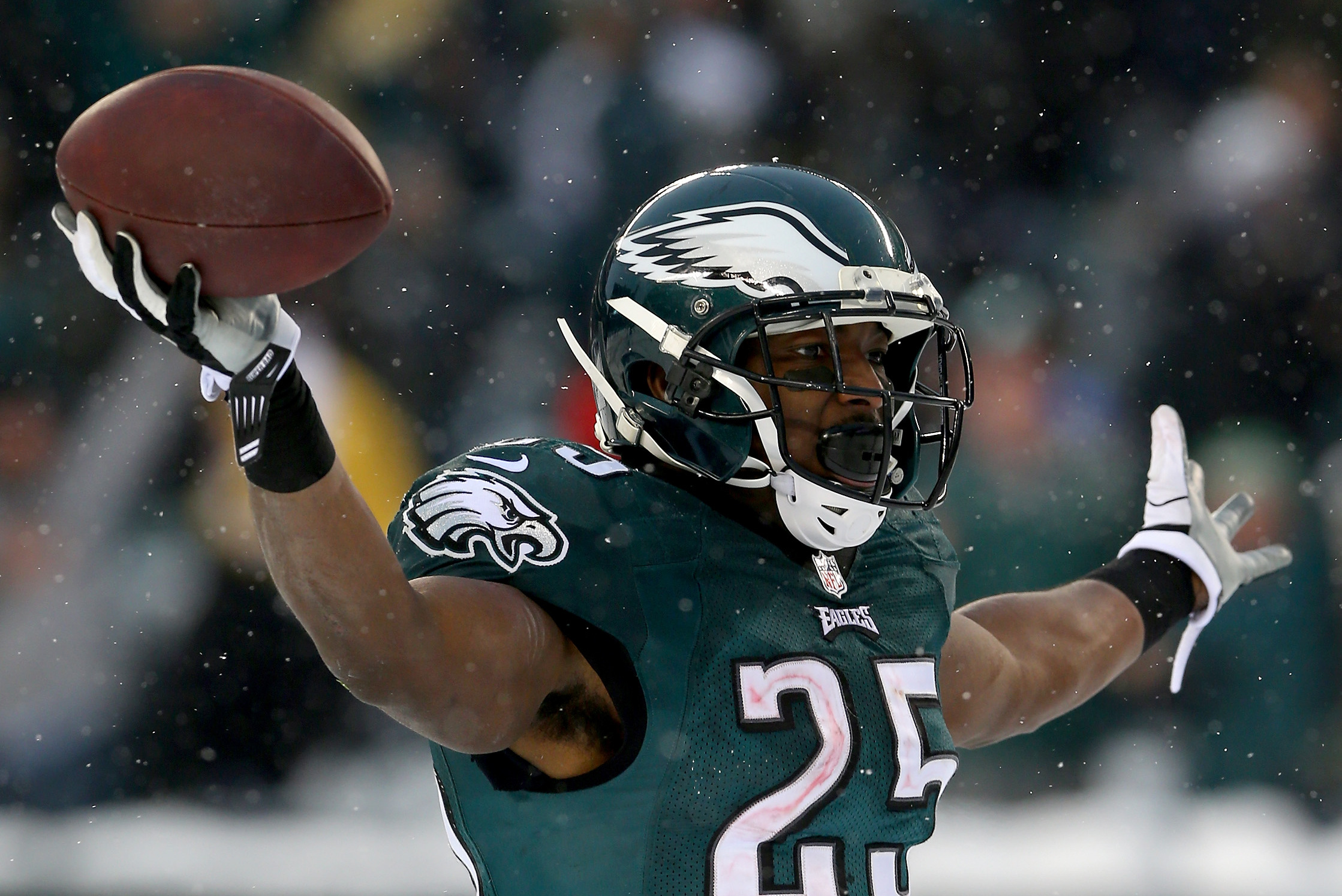 Eagles' Alshon Jeffery says he wants to bring back Kelly green