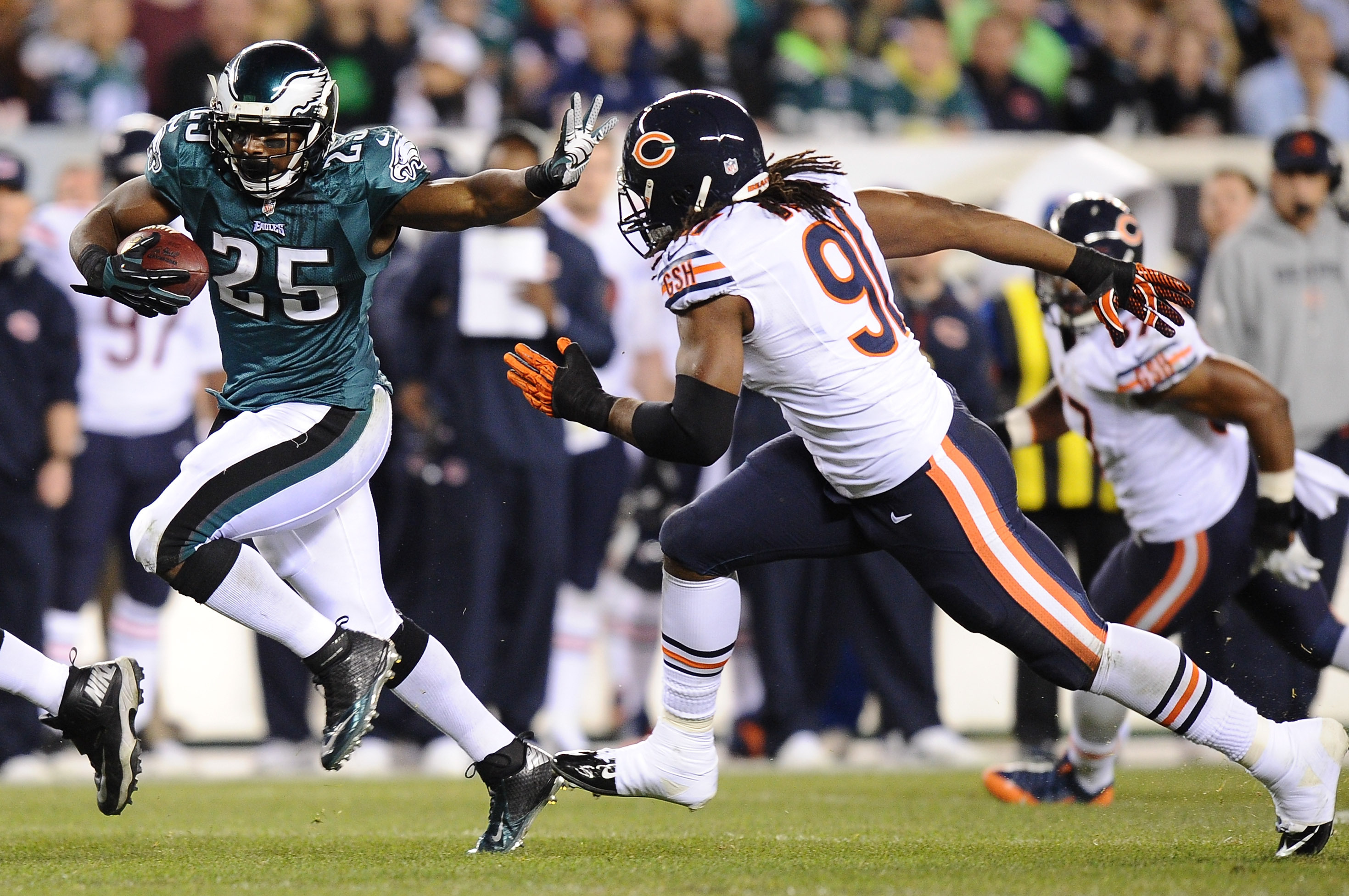 Eagles rout Bears 54-11