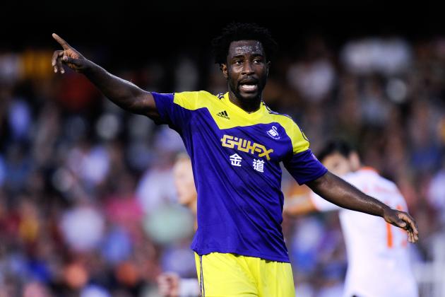 VALENCIA, SPAIN - SEPTEMBER 19:  Wilfried Bony of Swansea City reacts during the UEFA Europa League Group A match between Valencia CF and Swansea City at Estadi de Mestalla on September 19, 2013 in Valencia, Spain.  (Photo by David Ramos/Getty Images)