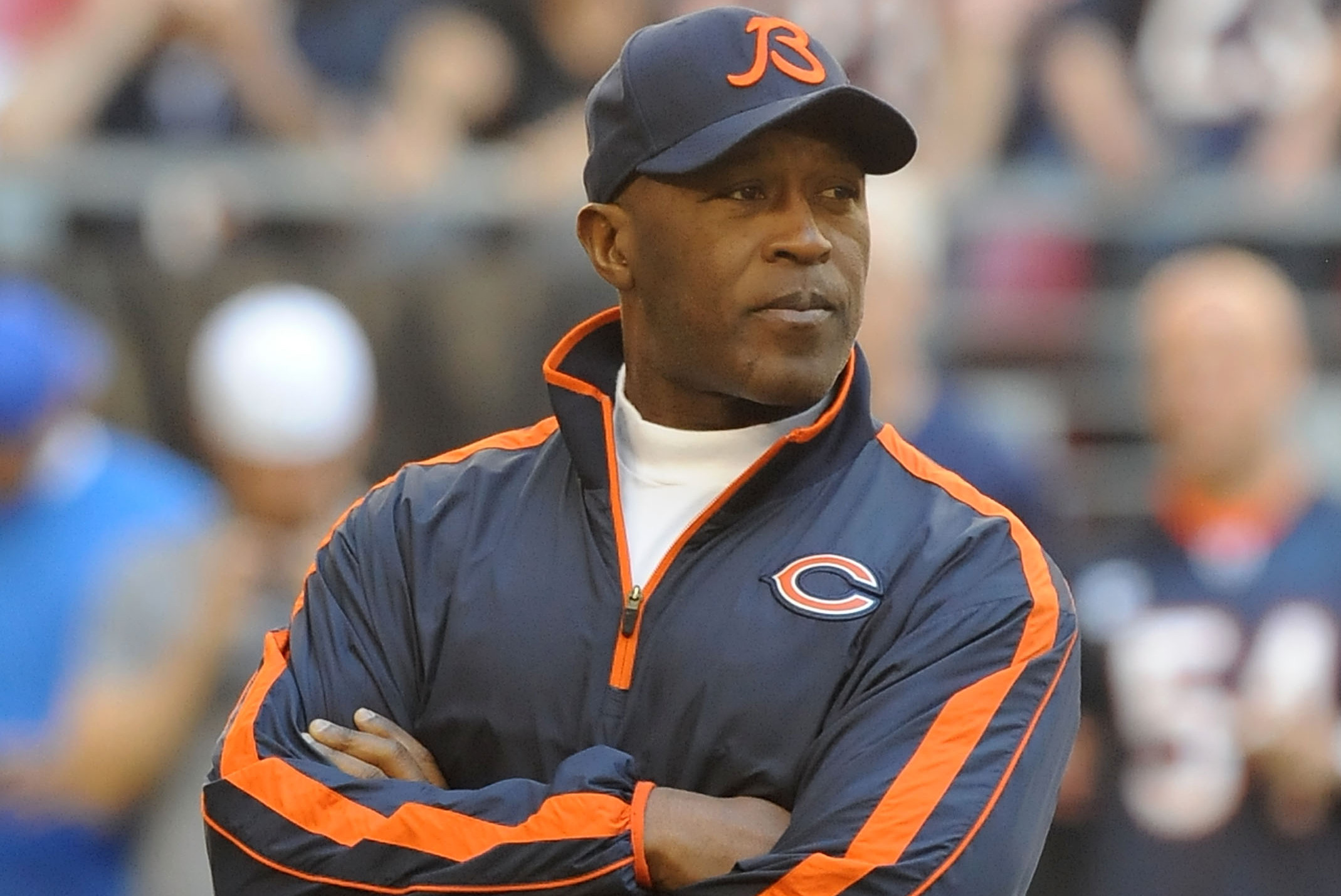 Chicago bears head coach lovie hi-res stock photography and images