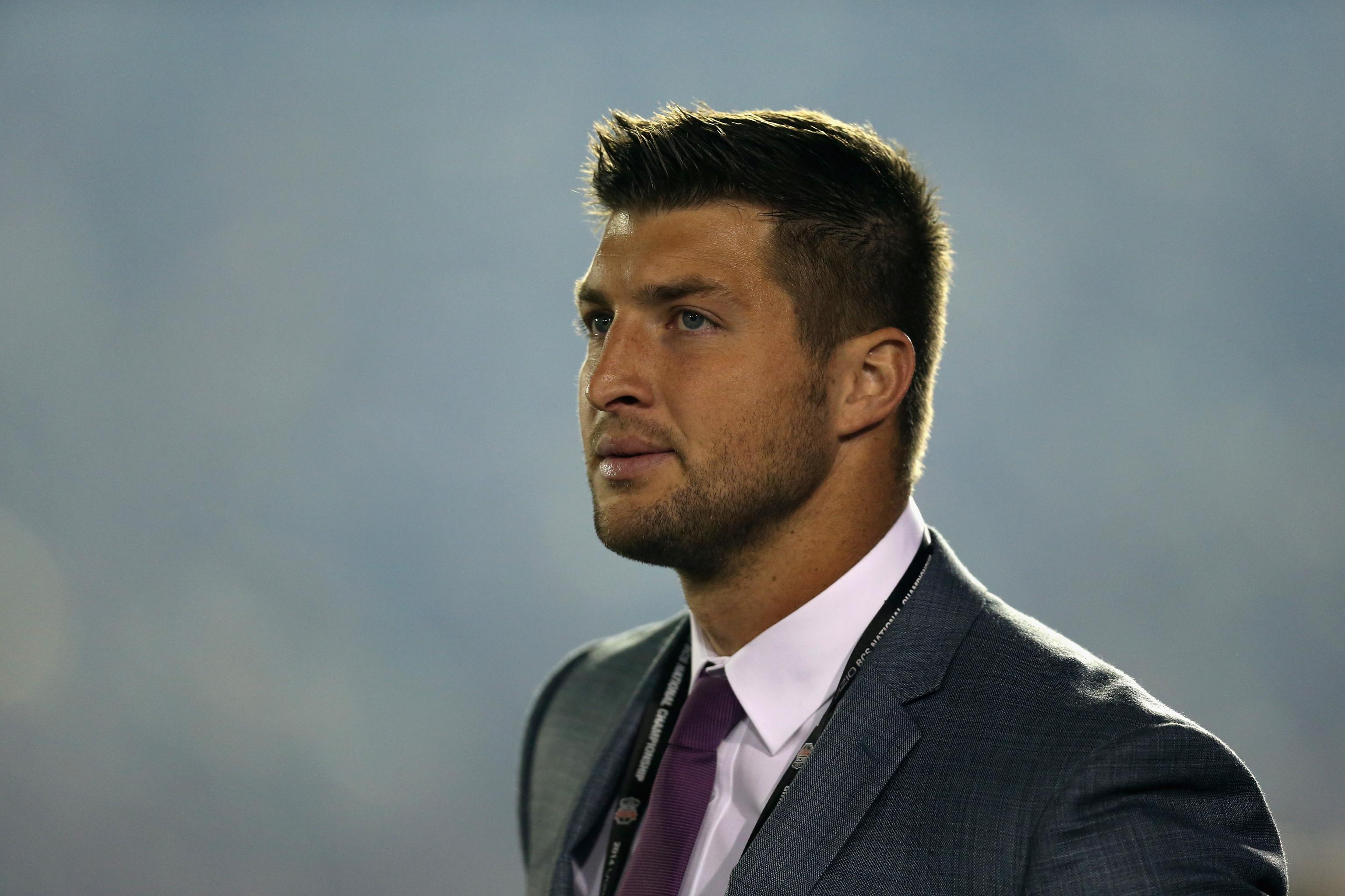 Tim Tebow signs on as college football analyst for ESPN's SEC