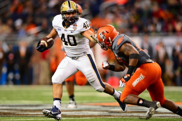 Dec 26, 2013; Detroit, MI, USA; Pittsburgh Panthers running back James Conner (40) during the Little Caesars Pizza Bowl against the Bowling Green Falcons at Ford Field. Pittsburgh Panthers defeated Bowling Green Falcons 30-27. Mandatory Credit: Andrew Weber-USA TODAY Sports