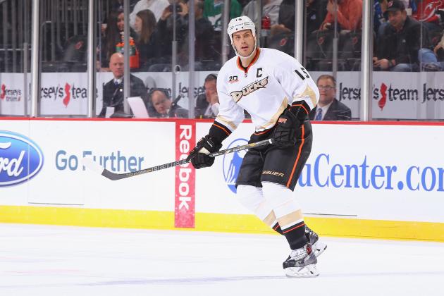 NEWARK, NJ - DECEMBER 20: Ryan Getzlaf #15 of the Anaheim Ducks  in action against the New Jersey Devils during their game at the Prudential Center on December 20, 2013 in Newark, New Jersey.  (Photo by Al Bello/Getty Images)