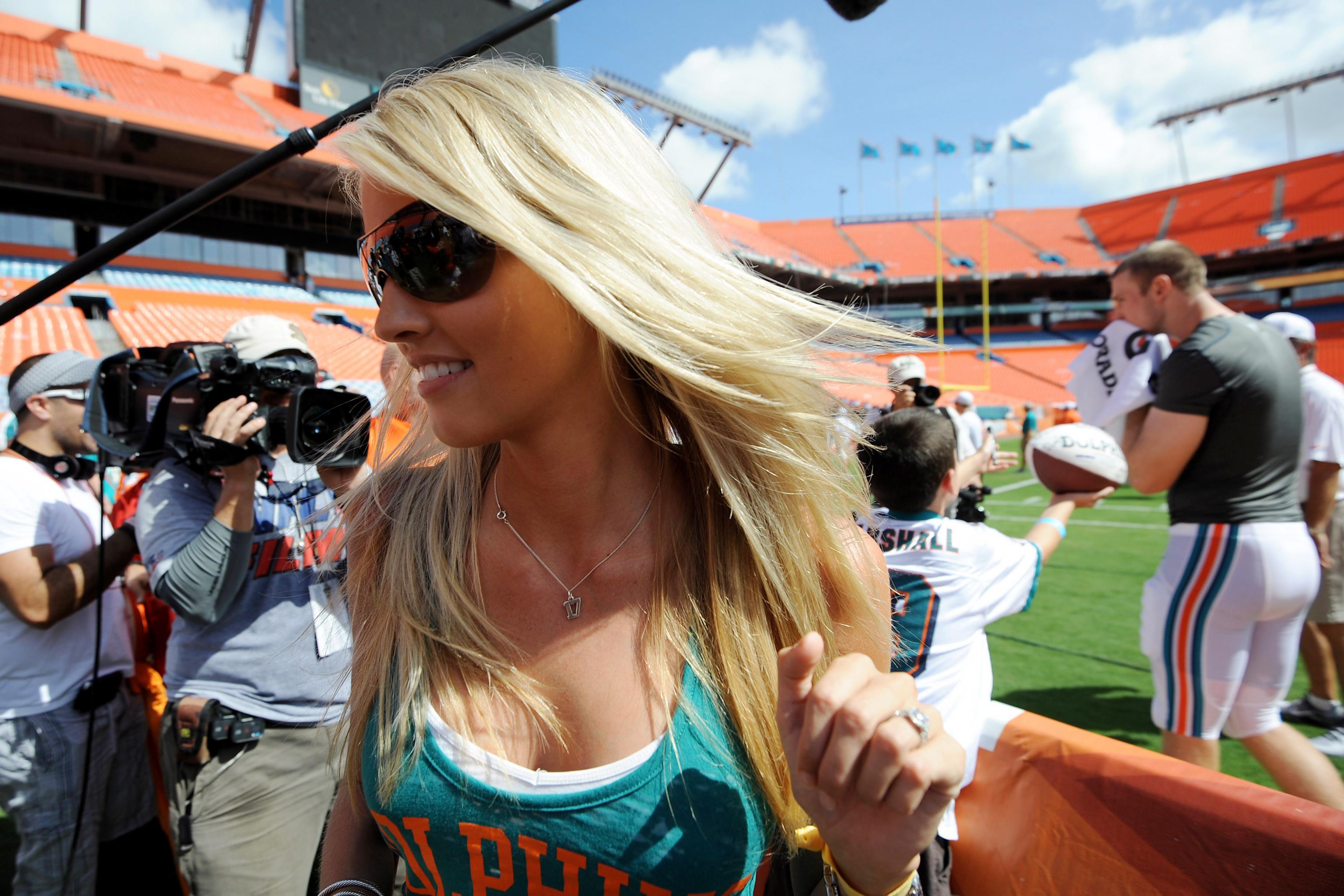 Lauren Tannehill's 'Maxim' photo shoot just a rumor