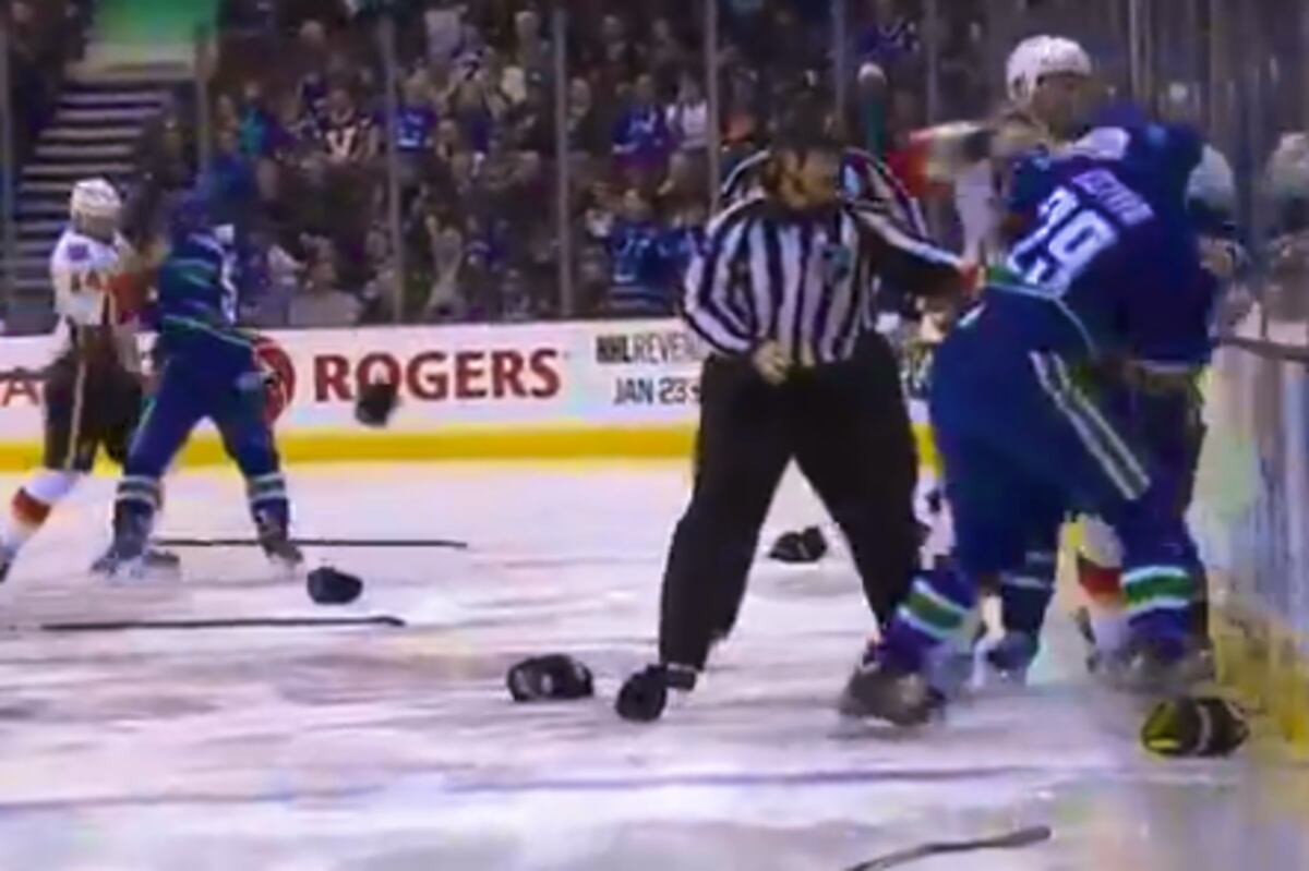 Flames vs. Canucks Video: Line Brawl Leads to 8 Ejections, 142 Penalty Minutes | Bleacher Report ...