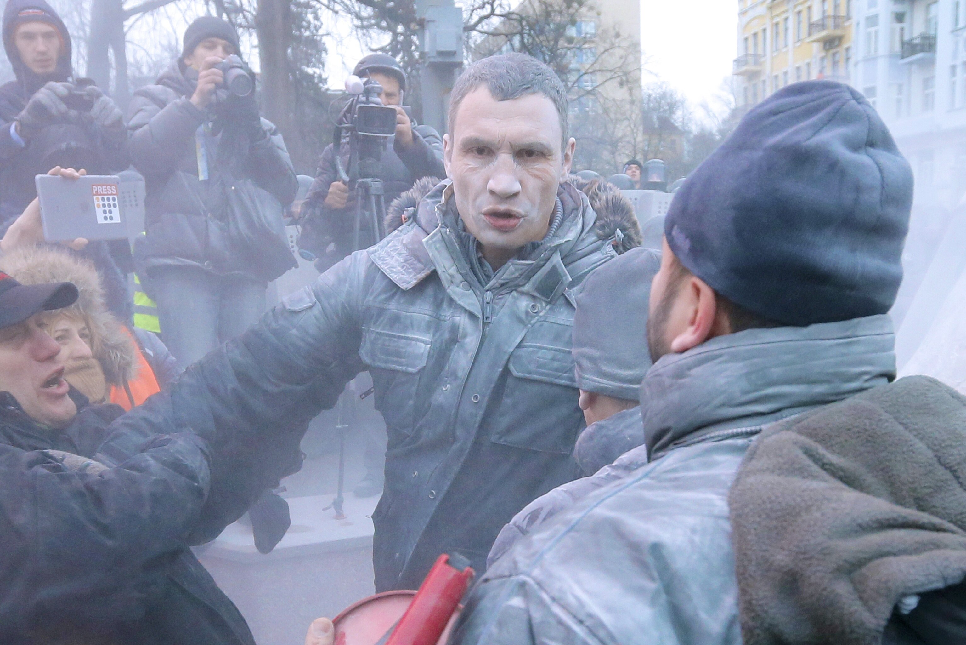 vitali-klitschko-sprayed-by-fire-extinguisher-trying-to-stop-fight-with-police-news-scores-highlights-stats-and-rumors-bleacher-report