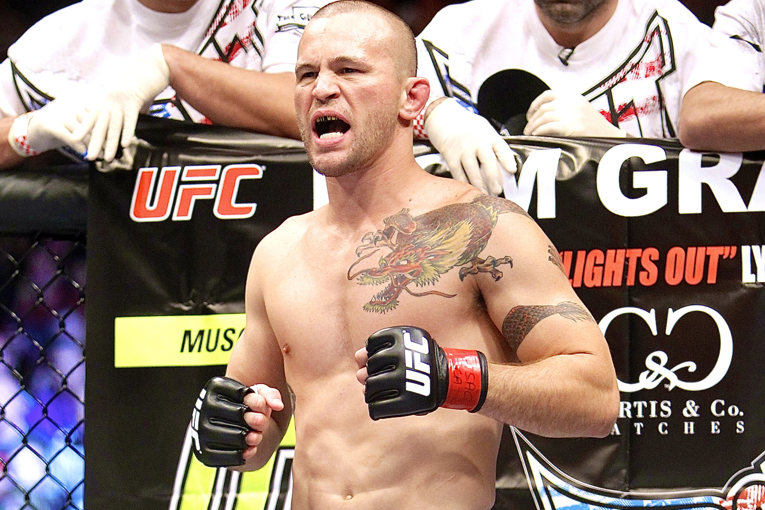 Chris Lytle secures $130,000 choke against Dan Hardy at UFC Live 5, UFC  News