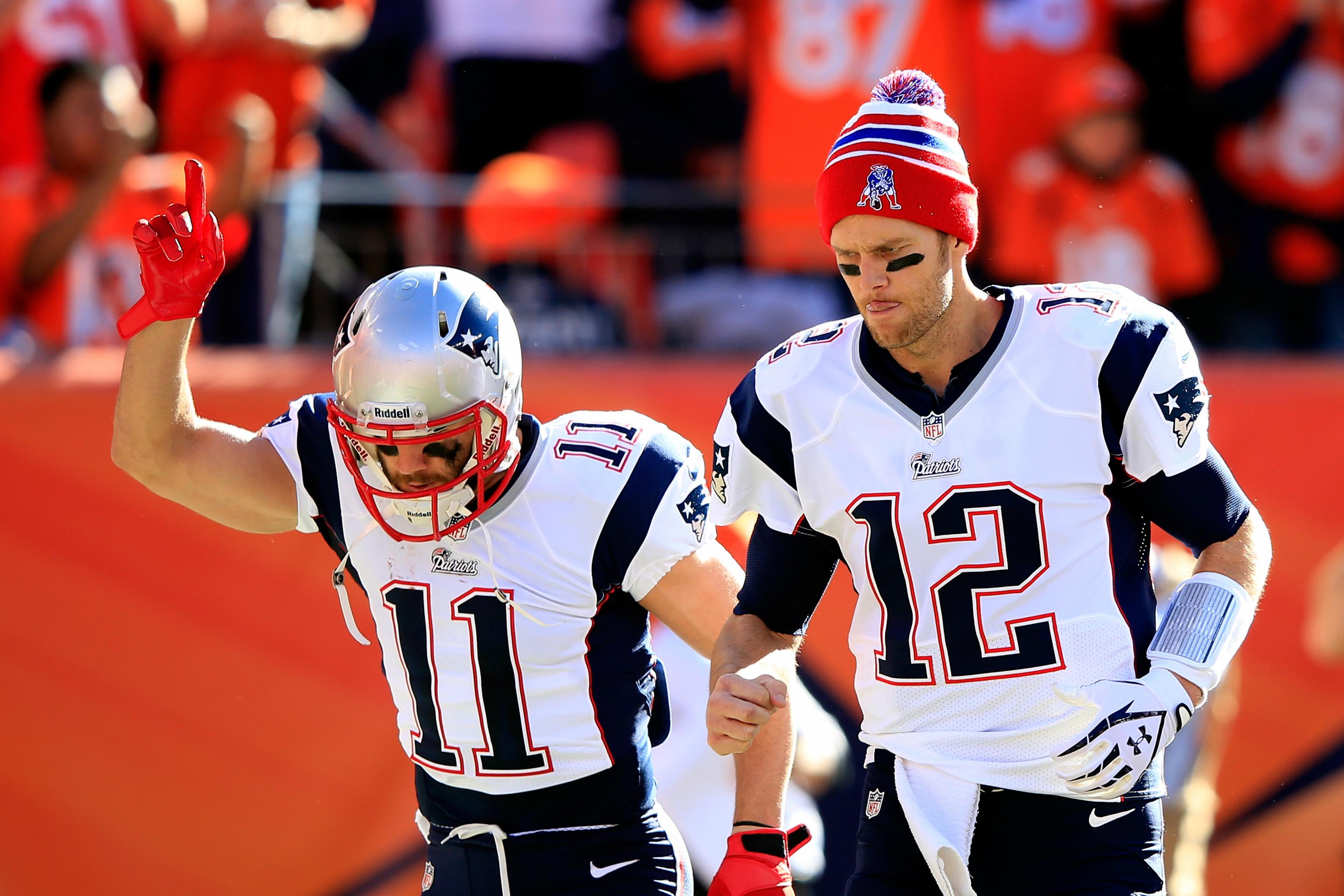 New England Patriots Julian Edelman levitates after catching a Tom