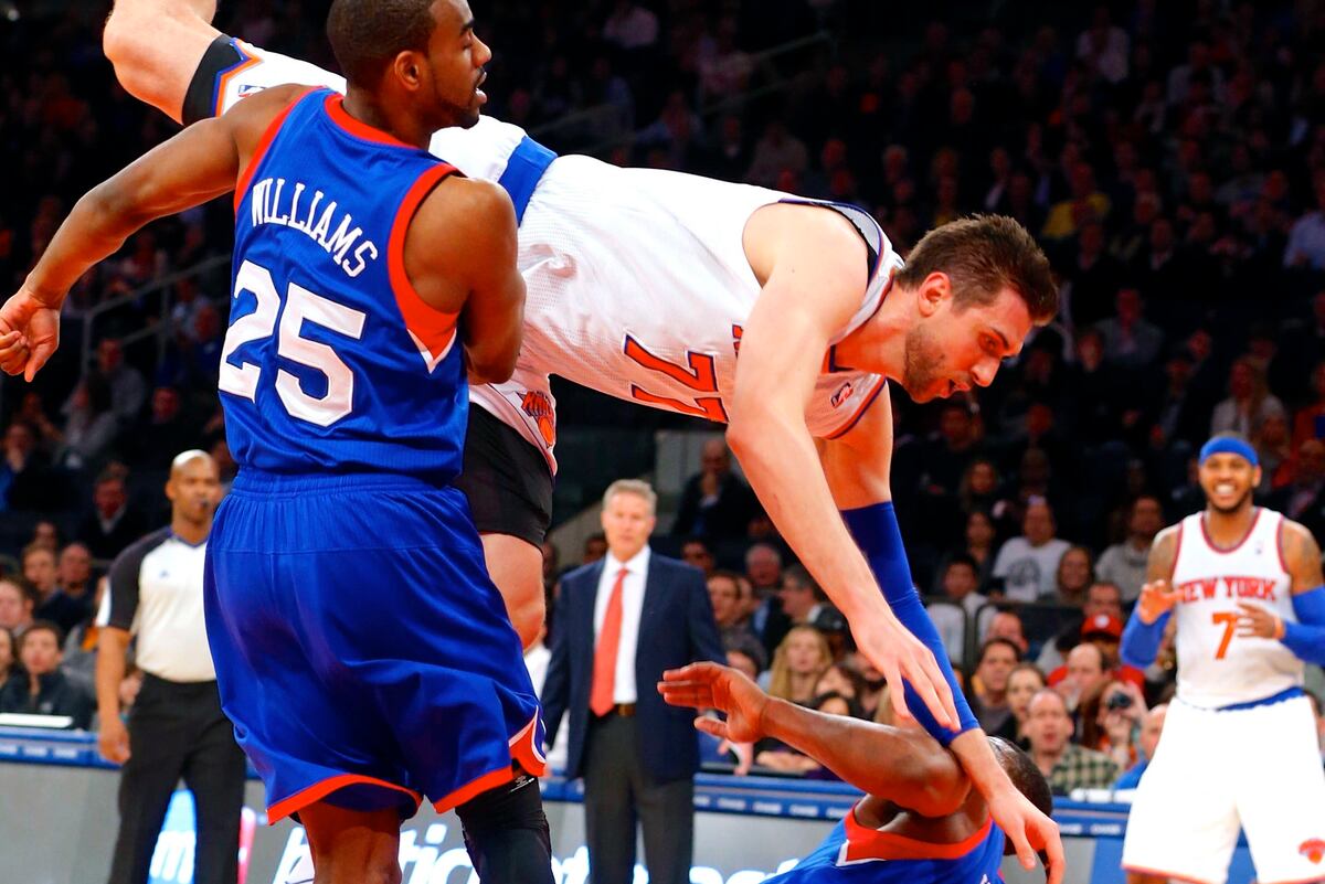 Andrea Bargnani Injury: Updates on Knicks Center’s Elbow and Recovery