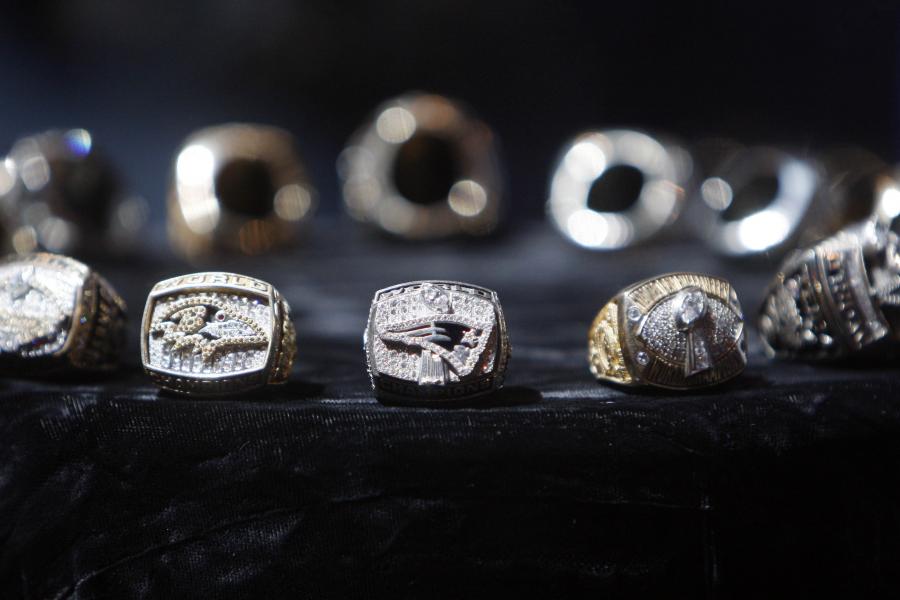 NFL Super Bowl Los Angeles St. Louis Rams Championship Replica Fan Ring(s)