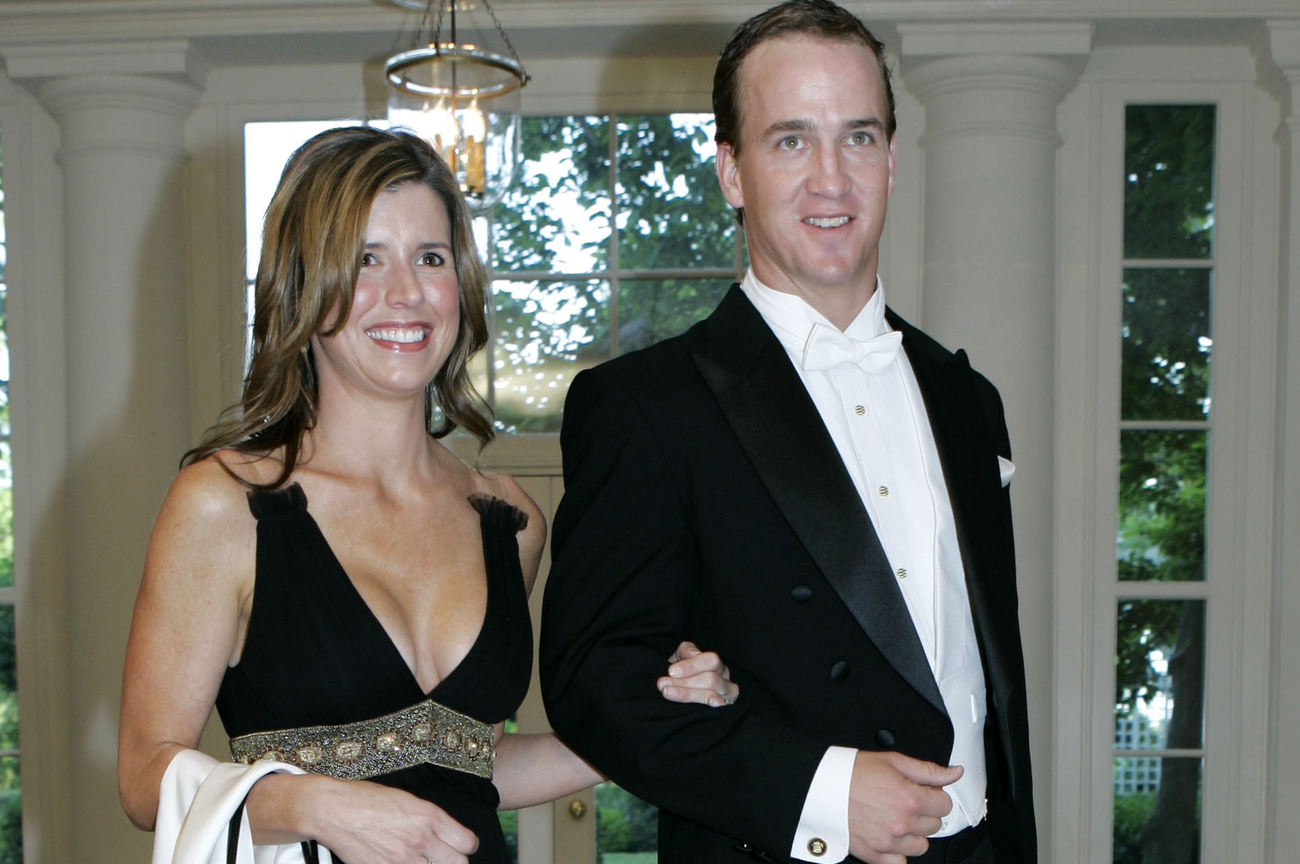 Peyton manning wife divorce 2010