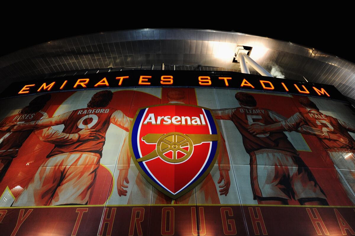 Arsenals Transfer Window Surprise Mosquera Signs From Valencia - qdbmv7p