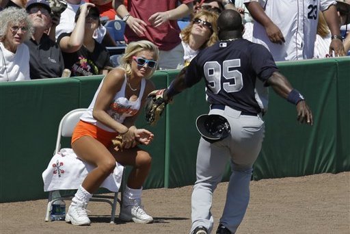 Fabian, Cubs' ballboy, absolutely dominates in the field, could be MLB's  top ballboy/girl 