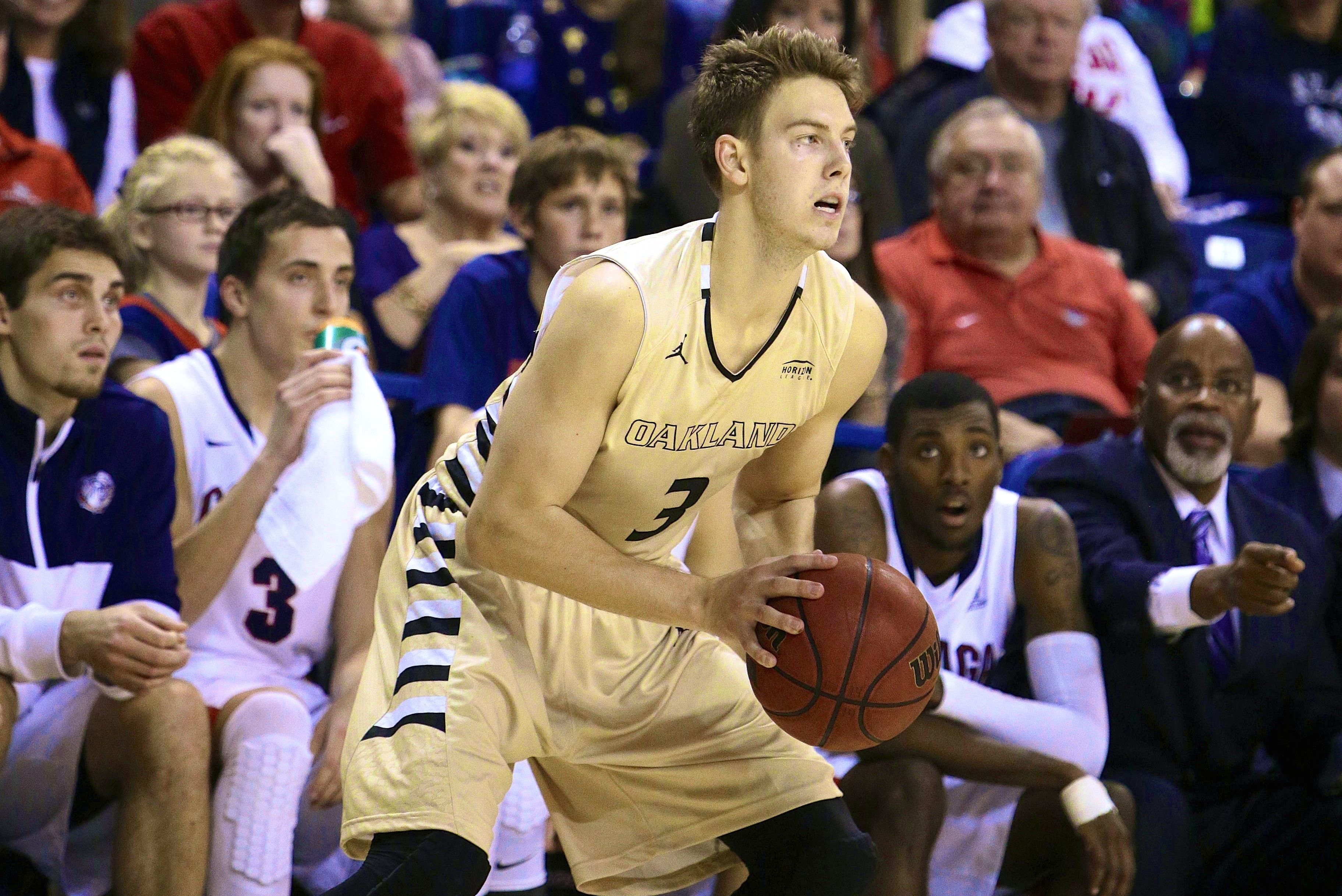 Travis Bader Breaks J.J. Redick�s NCAA Record for Most