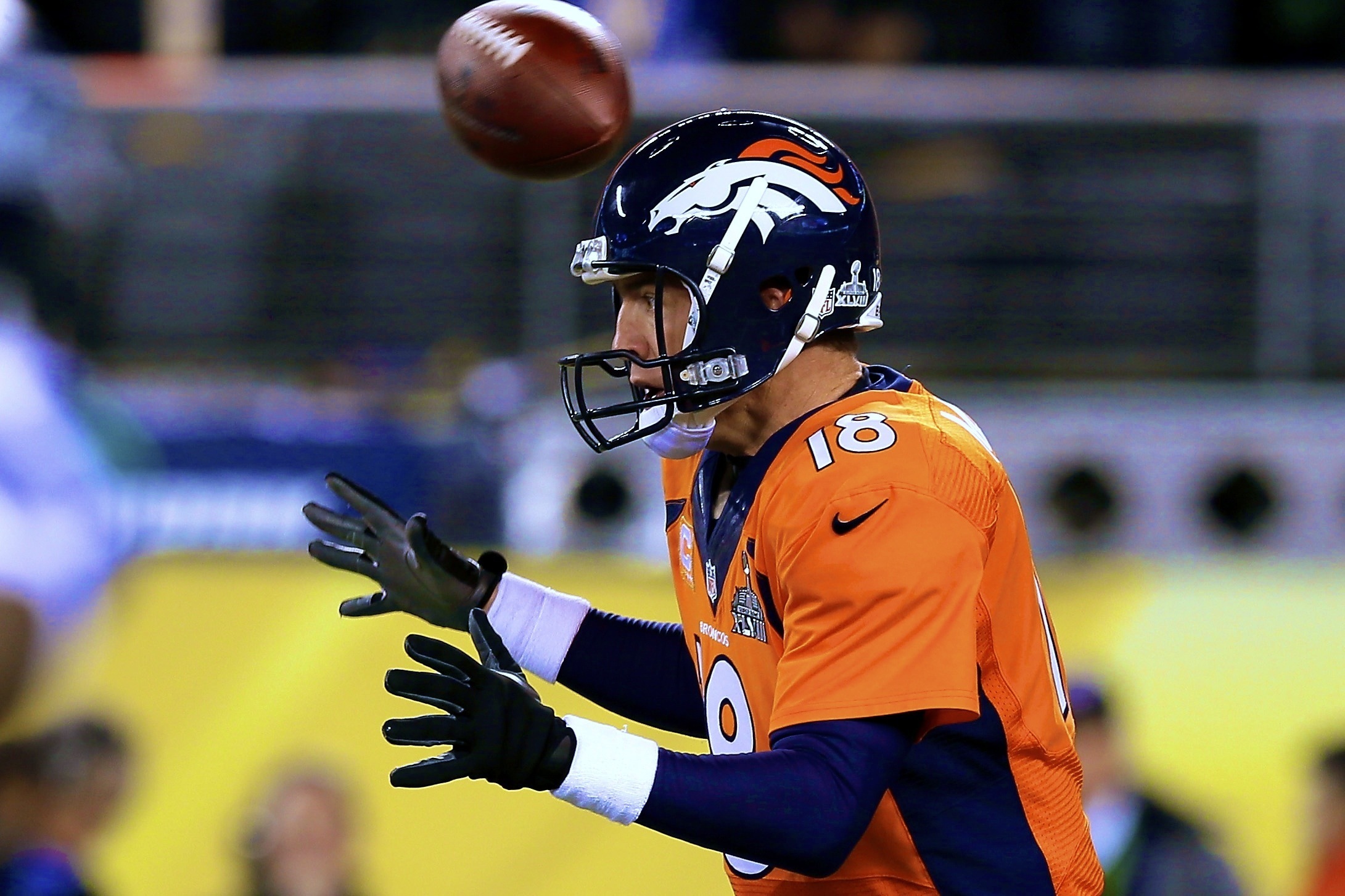 Bad Snap on Broncos' First Play of Super Bowl XLVIII Results in