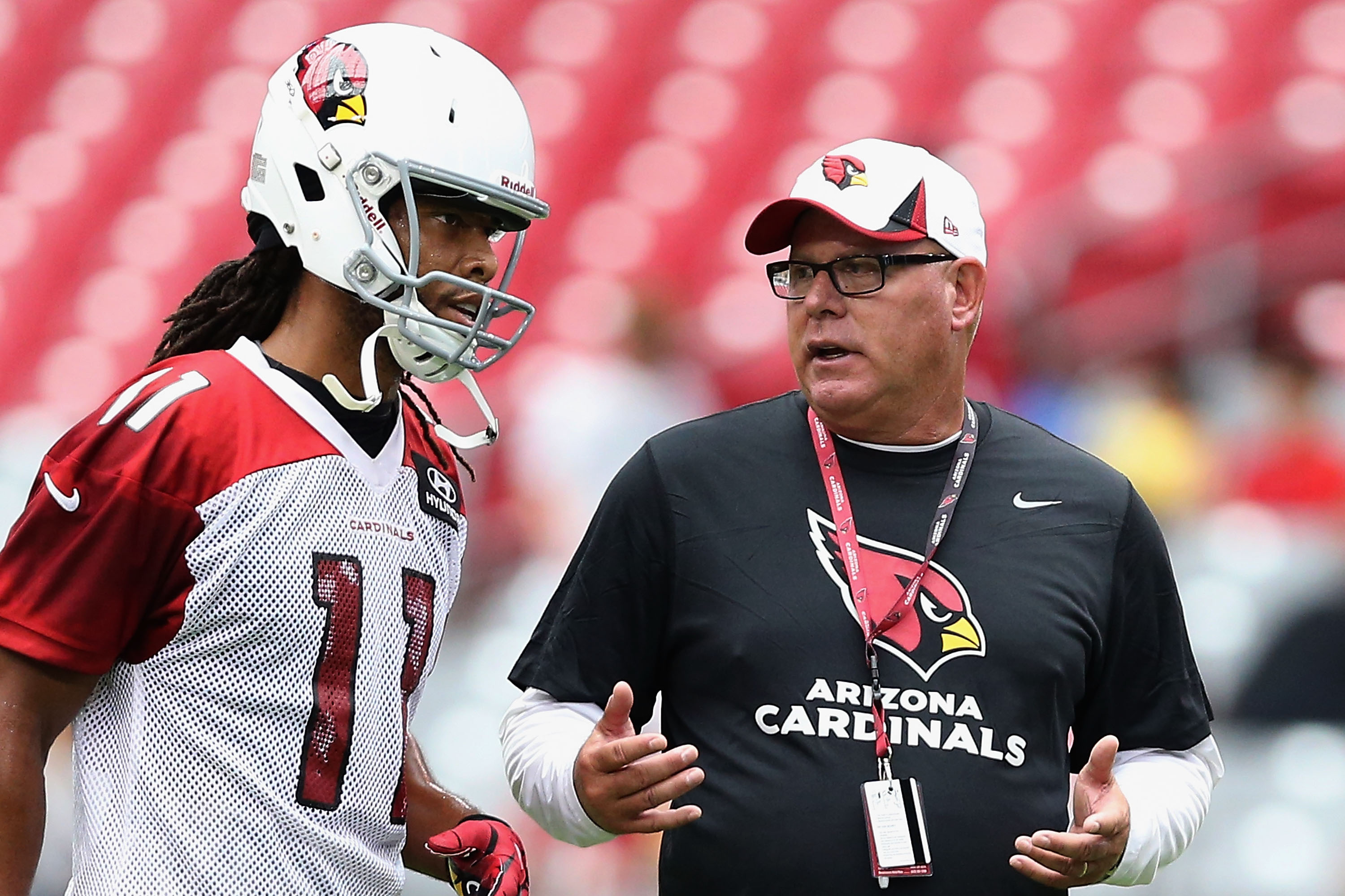 Arizona Cardinals GM giving Larry Fitzgerald 'space' to make