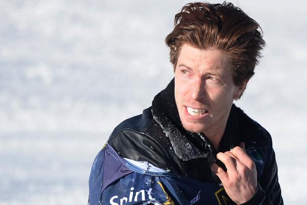 MAMMOTH, CA - JANUARY 16:  Shaun White reacts after a fall during the Men's Snowboarding Slopestyle Final U.S. Olympic Qualification #3 at the 2014 Sprint U.S. Snowboarding Grand Prix at Mammoth Mountain Resort on January 16, 2014 in Mammoth, California.  (Photo by Harry How/Getty Images)