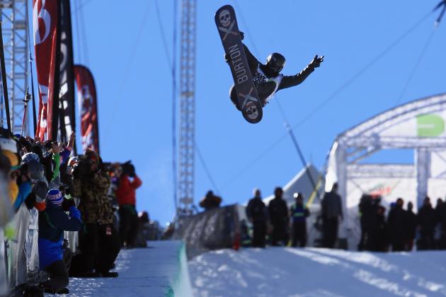 BRECKENRIDGE, CO - DECEMBER 14:  Shaun White in action during his second run as he finished second in the men's snowboard superpipe final at the Dew Tour iON Mountain Championships on December 14, 2013 in Breckenridge, Colorado.  (Photo by Doug Pensinger/Getty Images)