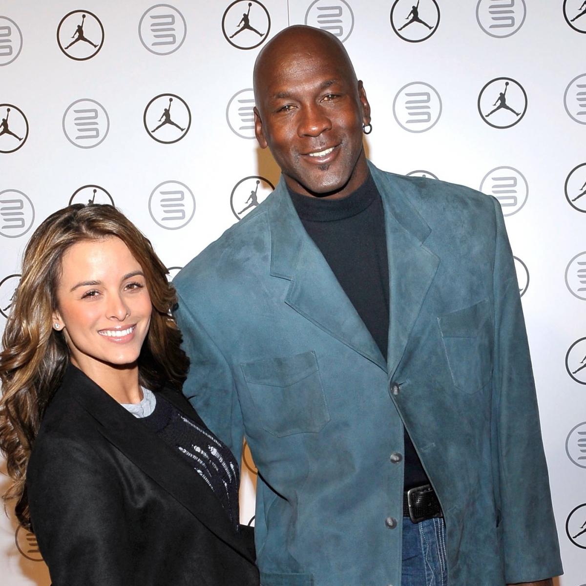 Michael Jordan's Wife Yvette Gives Birth to Twin Daughters | Bleacher ...