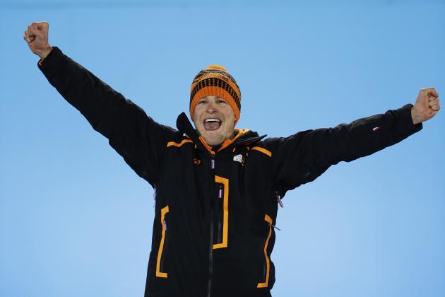 Men’s 5,000-meter speedskating gold medalist from the Netherlands Sven Kramer stands on the podium during the medals ceremony at the 2014 Winter Olympics, Sunday, Feb. 9, 2014, in Sochi, Russia. (AP Photo/David Goldman)