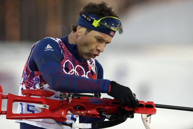 Norway's Ole Einar Bjoerndalen gets ready to shoot during the men's biathlon 20k individual race, at the 2014 Winter Olympics, Thursday, Feb. 13, 2014, in Krasnaya Polyana, Russia. (AP Photo/Lee Jin-man)