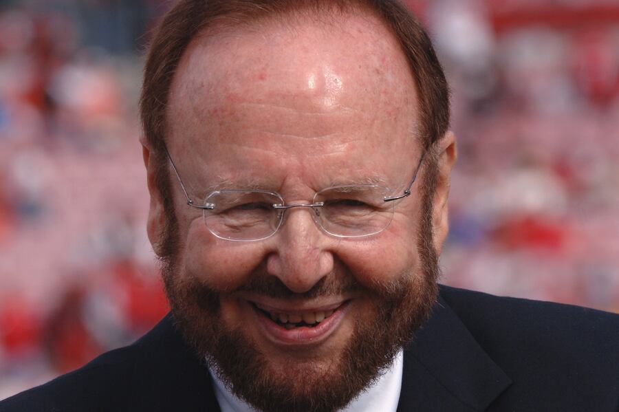 5 Questions You D Love To Ask Manchester United Owner Malcolm Glazer Bleacher Report Latest News Videos And Highlights
