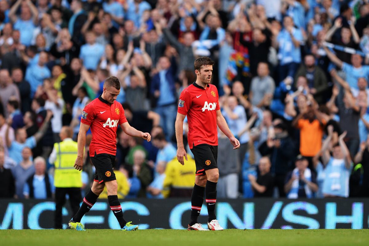 6 Midfielders Manchester United Should Target to Overhaul