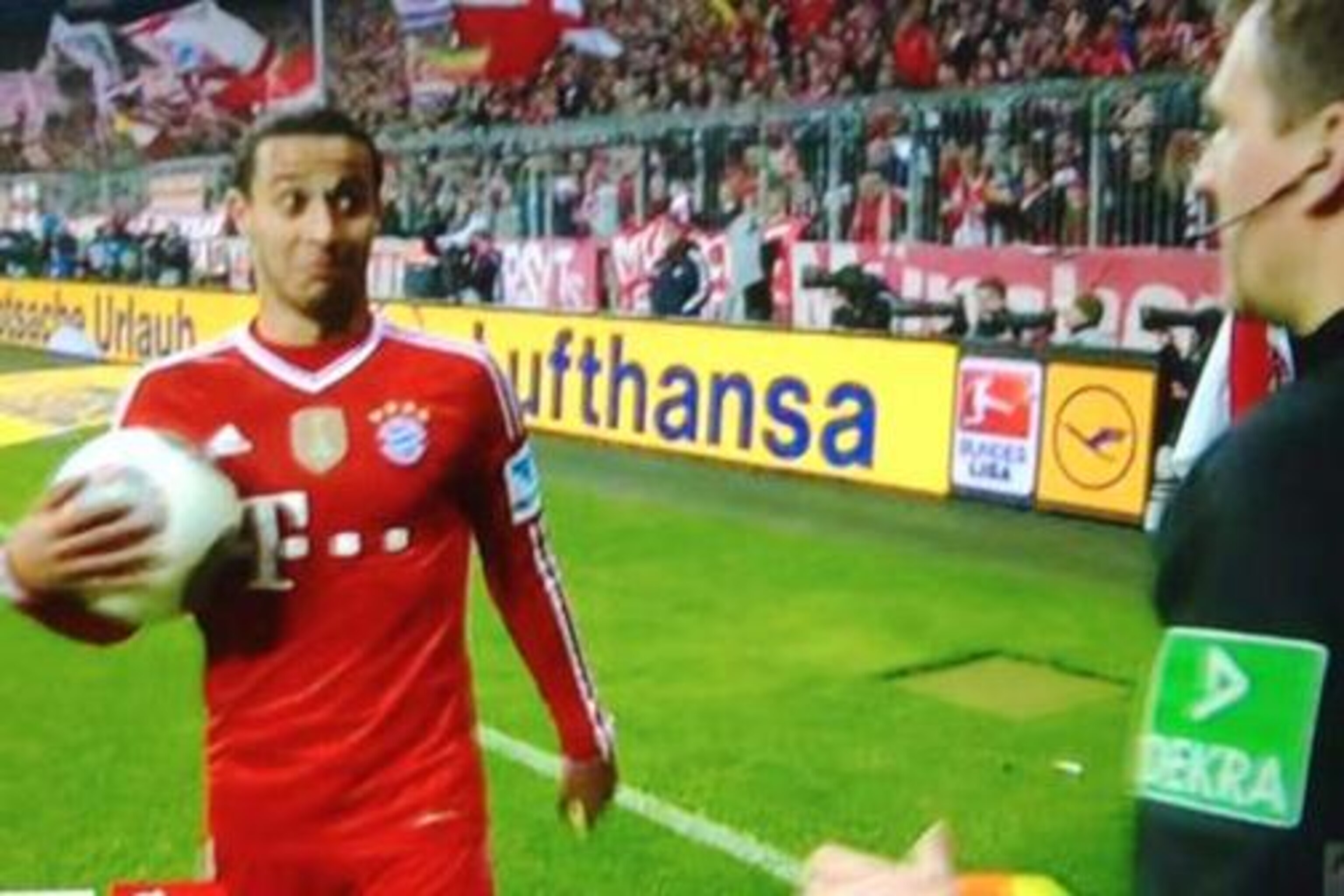 gif thiago alcantara is impressed by assistant referee s football skills bleacher report latest news videos and highlights