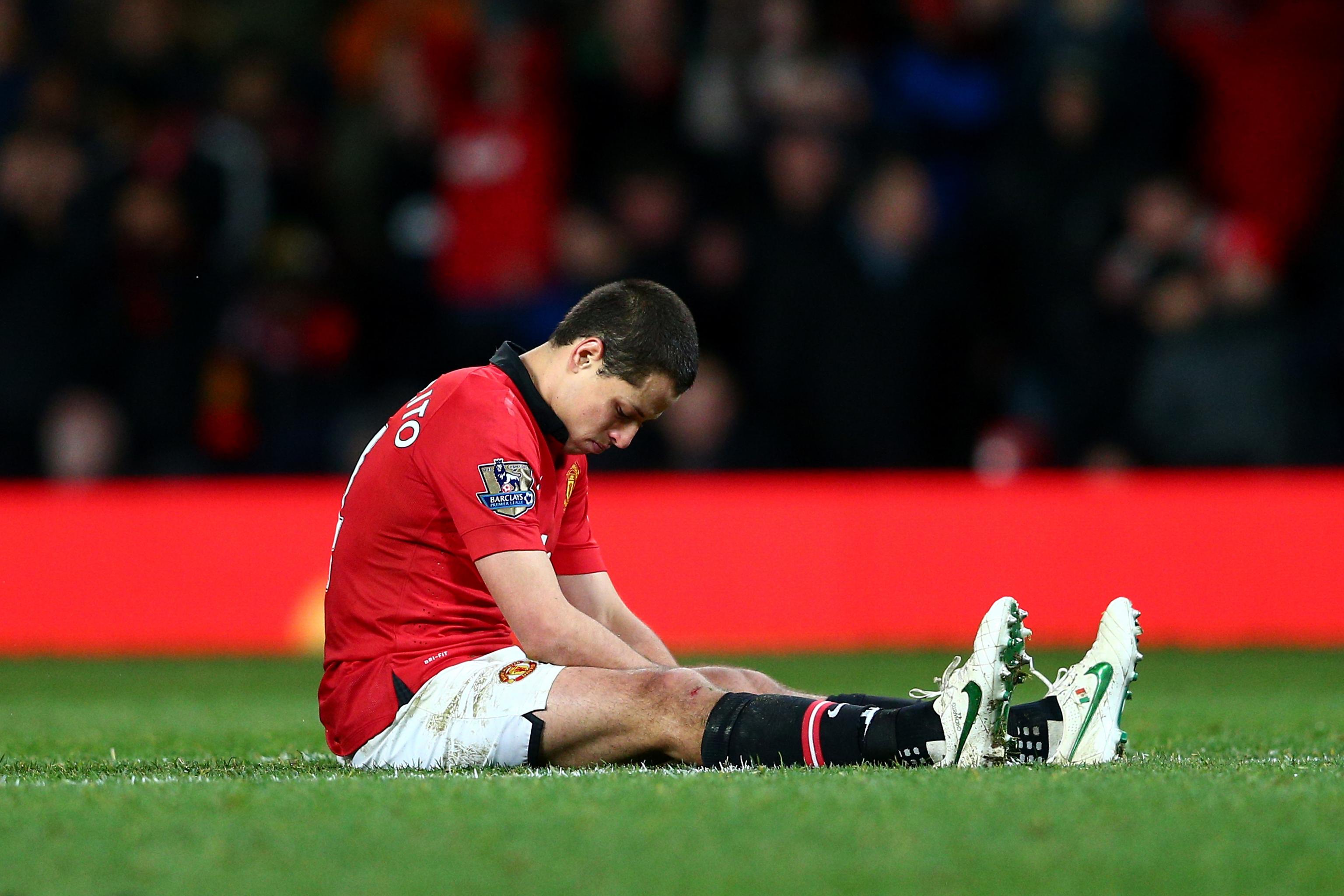 Man United send message to Javier Hernandez as major injury