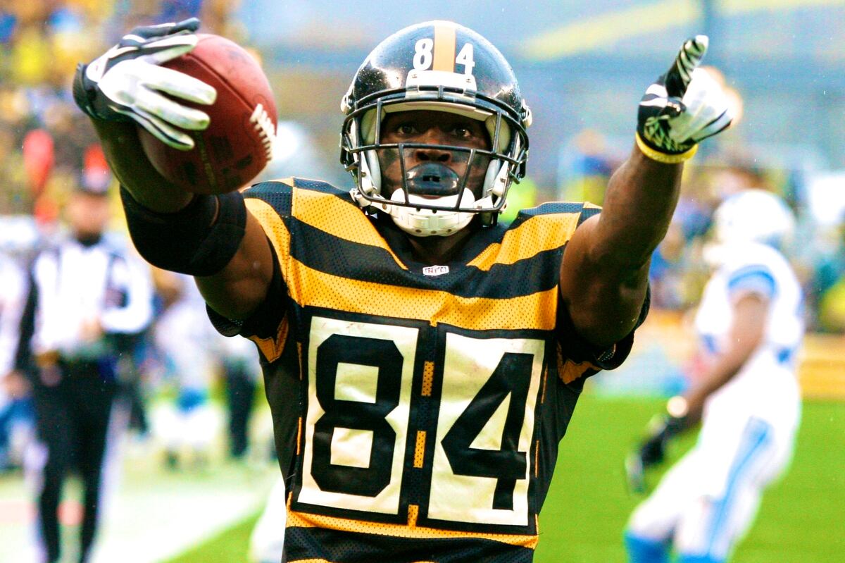 Antonio Brown Reportedly Restructures Contract with Pittsburgh Steelers